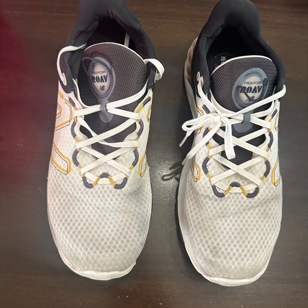 New Balance Fresh Foam Roav in White and Yellow
